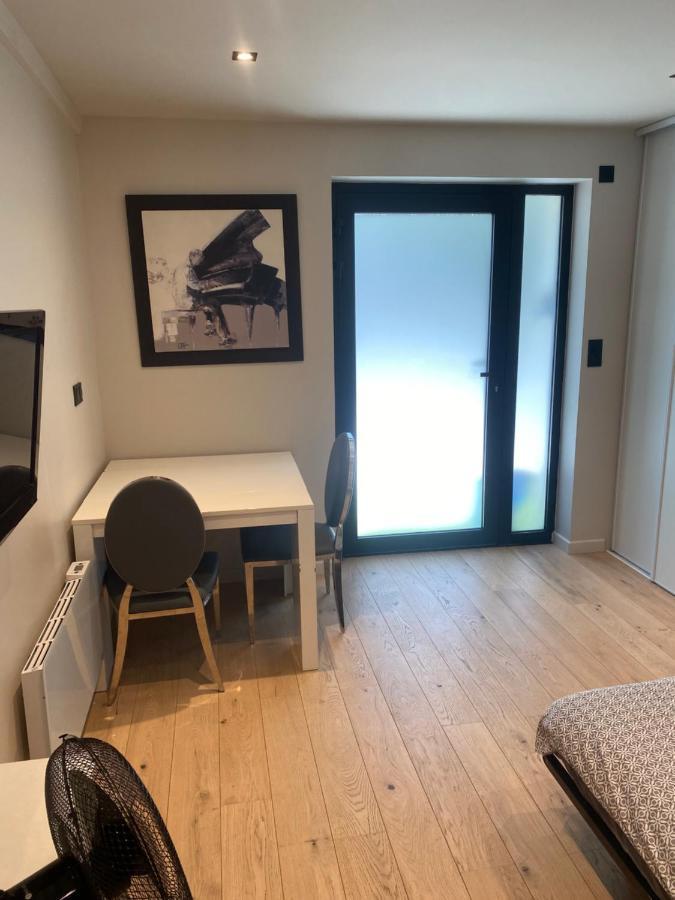 Studio Equipe En Rez De Jardin 빌뢰르반 외부 사진